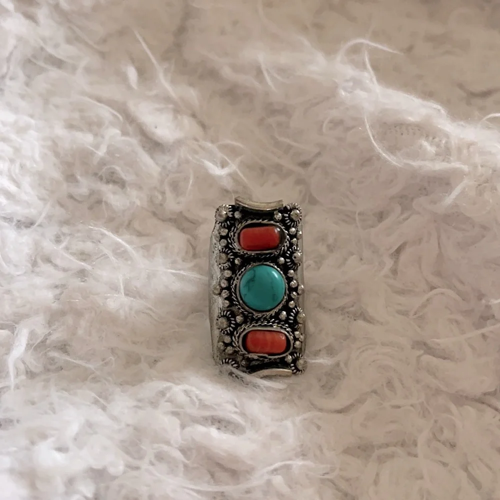 Ring - Picture 2 of 3